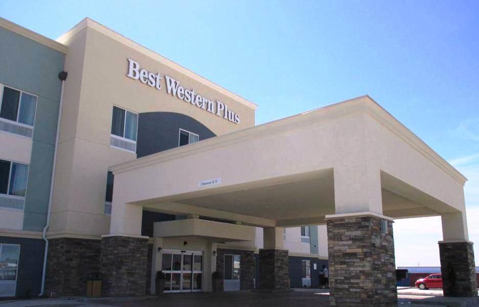 Best Western Plus Pratt Exterior foto